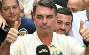 Primera vuelta presidencial en Brasil la gana Flávio Bolsonaro